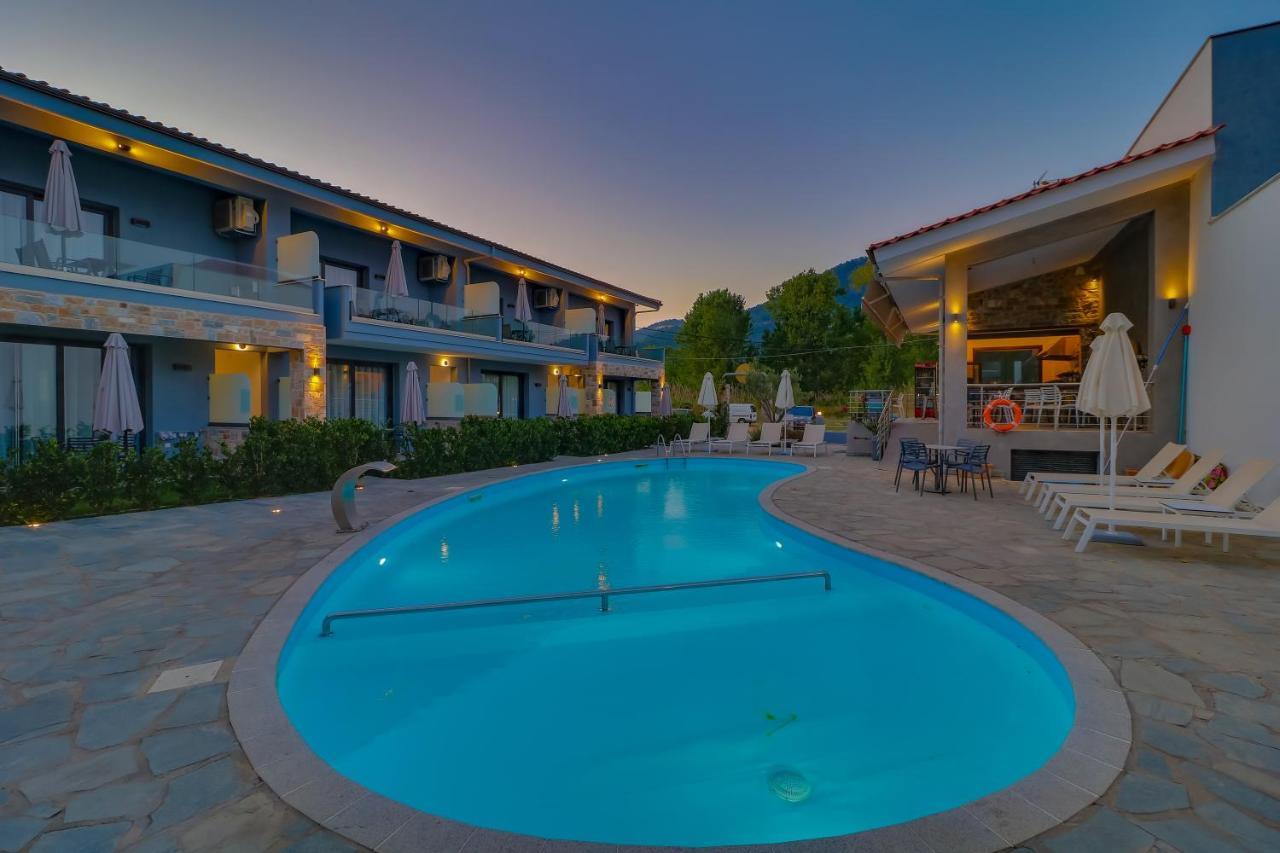 Theros Villas & Suites 克里斯阿穆迪亚 外观 照片