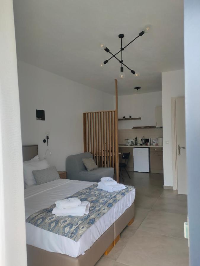 Theros Villas & Suites 克里斯阿穆迪亚 外观 照片